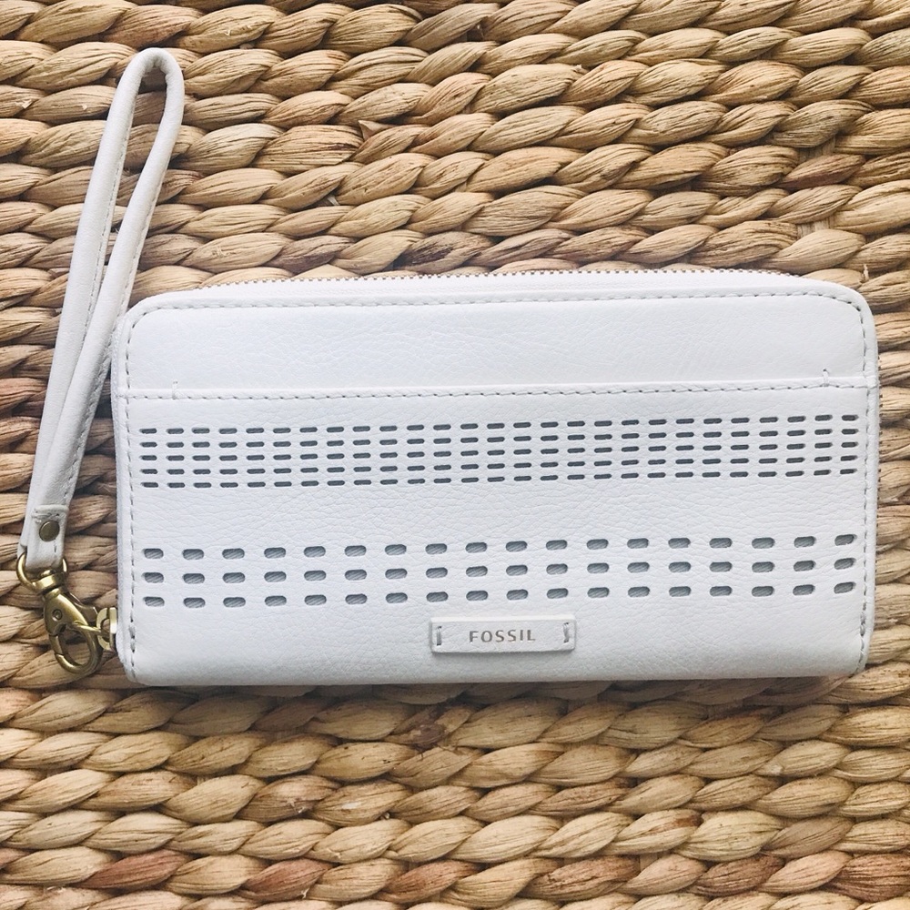 Fossil Leather Julia Zippered RFID Wallet/Wristlet